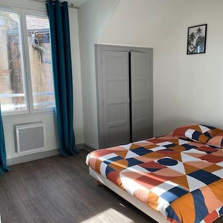 T2 4 Pers Face Gare Sncf Appart Hotel Le Cygne 6 Bourges Zewnętrze zdjęcie