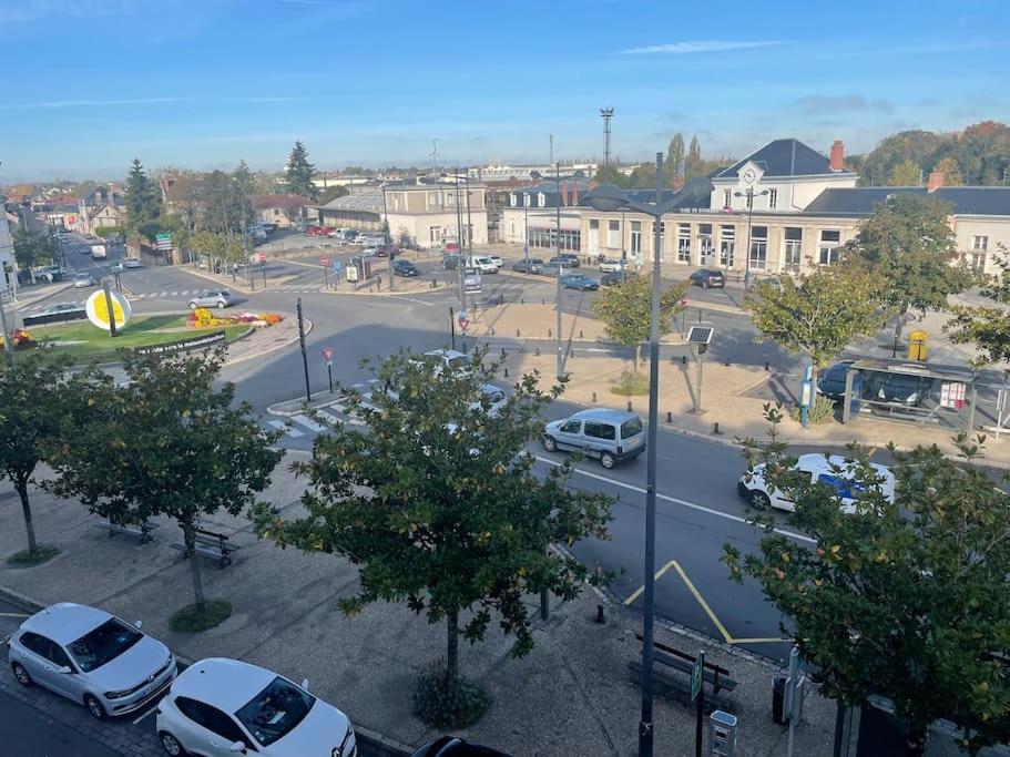 T2 4 Pers Face Gare Sncf Appart Hotel Le Cygne 6 Bourges Zewnętrze zdjęcie